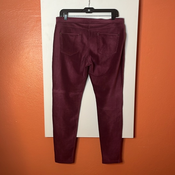 HUE Deep Wine Leggings - Picture 5 of 5
